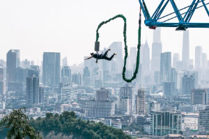 警惕！深度近視別蹦極