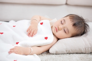 睡眠姿勢影響寶寶的一生！寶寶什么睡姿最好？